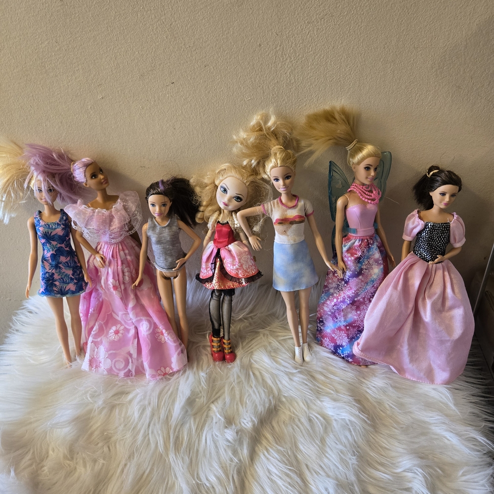 Lot of 7 Dolls Fashion Doll Set with Pink and Red Dresses